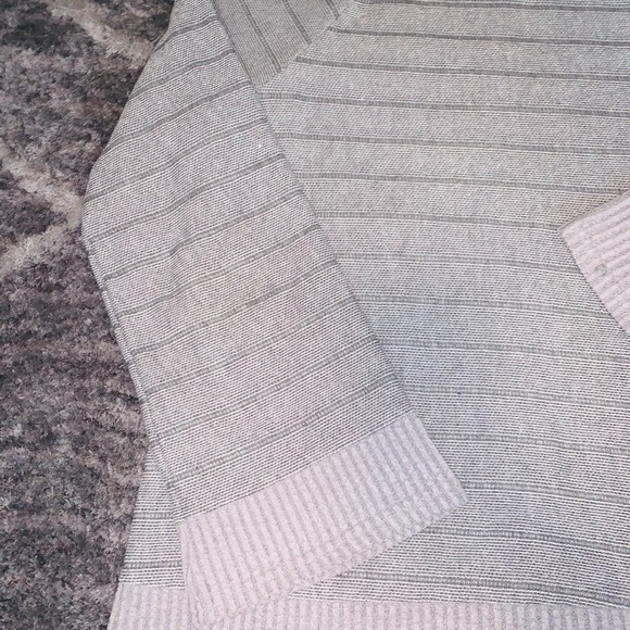 🍂Doe & Rae Cropped Sweater🍂 - Picture 3 of 6